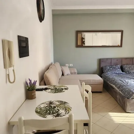 Port Apartment *